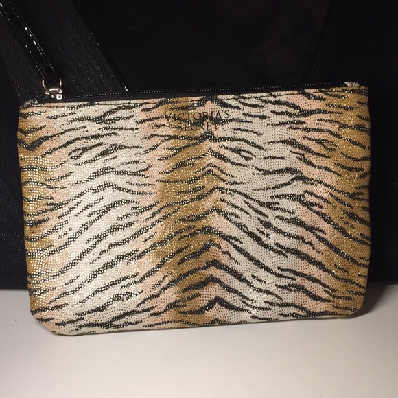 Victoria’s Secret - Picture 3 of 4